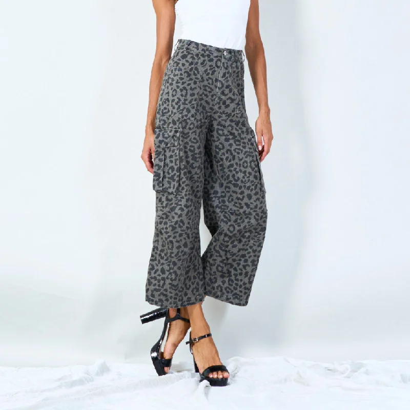 Animal print cargo pants with pockets wholesale